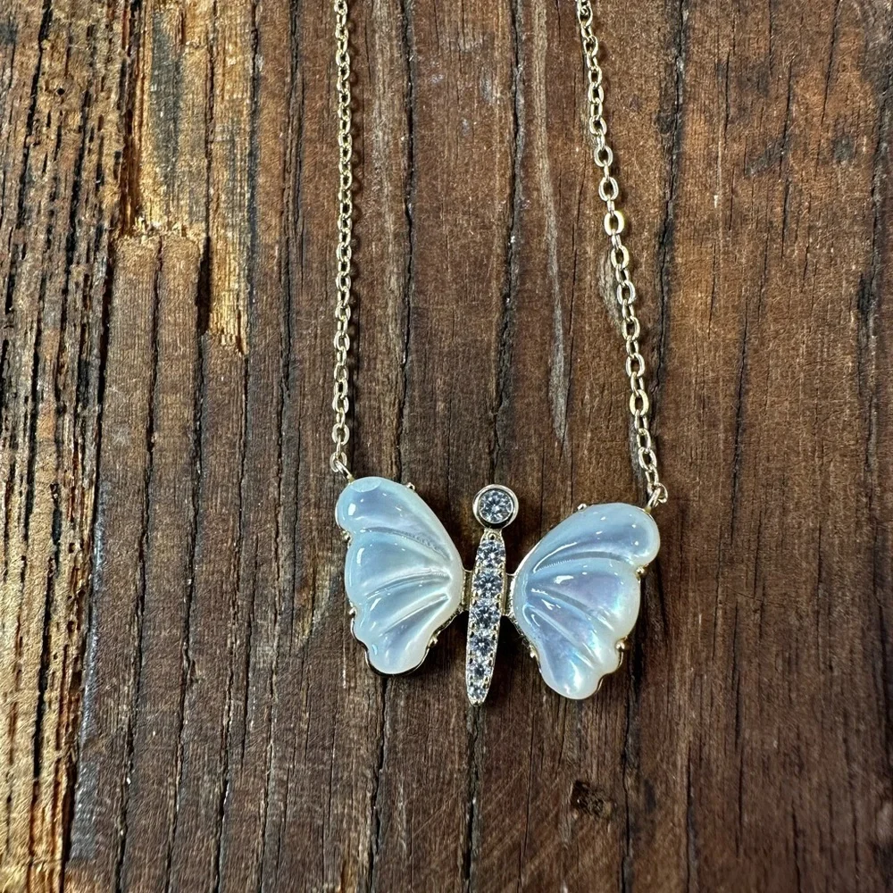 Elegant gold Butterfly Necklace